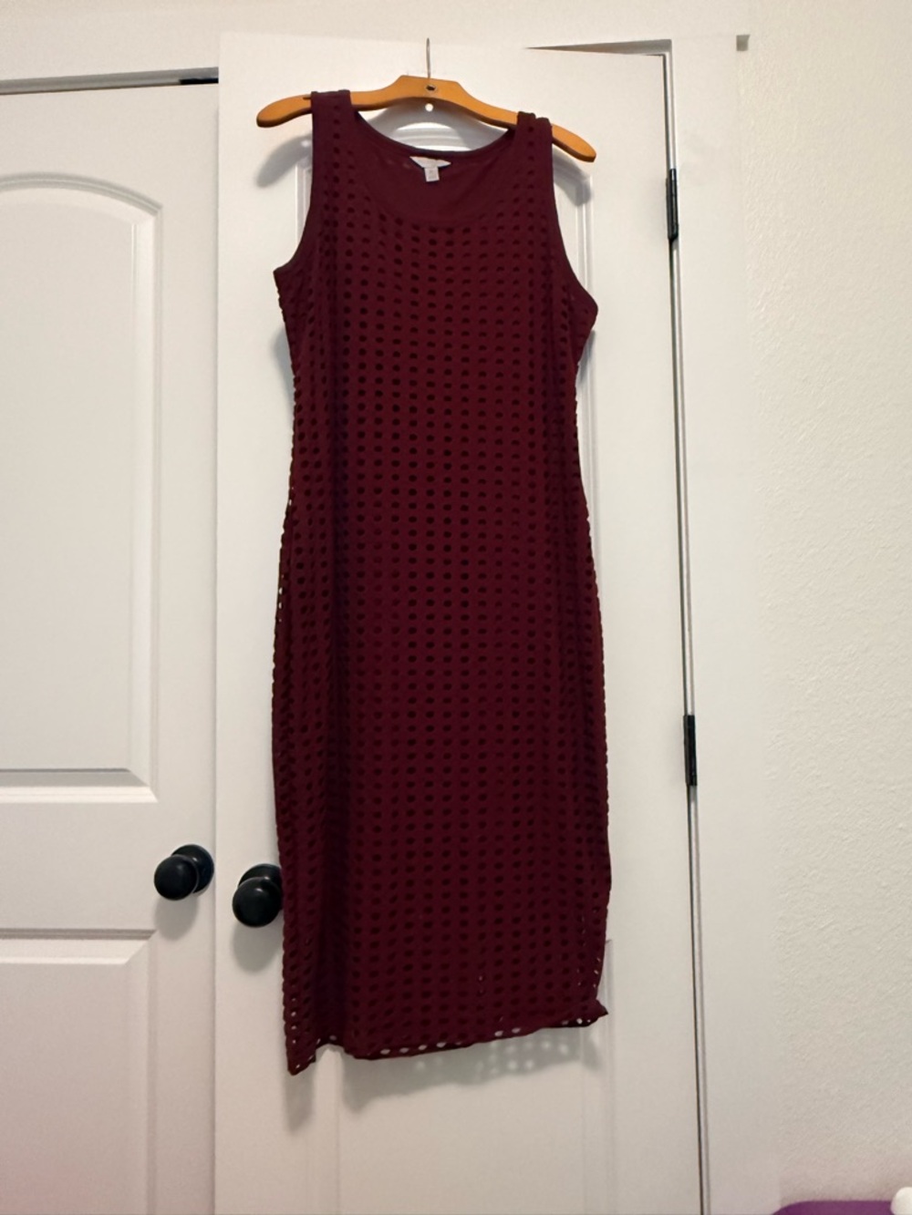 belle sky Wine Red Sleeveless Crochet Midi Dress